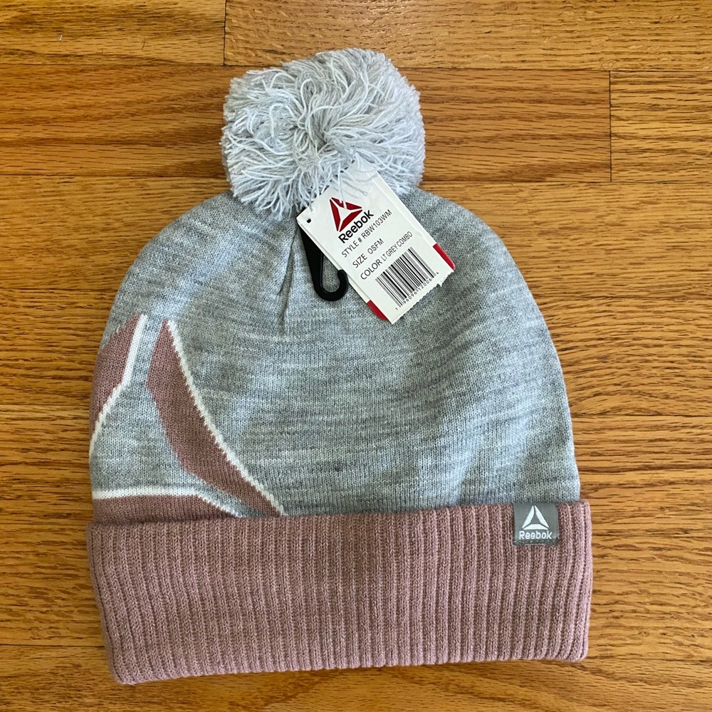 Reebok Pom Beanie Women’s One Size Gray Blush Trim Logo Intarsia Headwear New